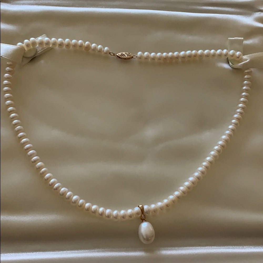 Freshwater Pearl and diamond necklace